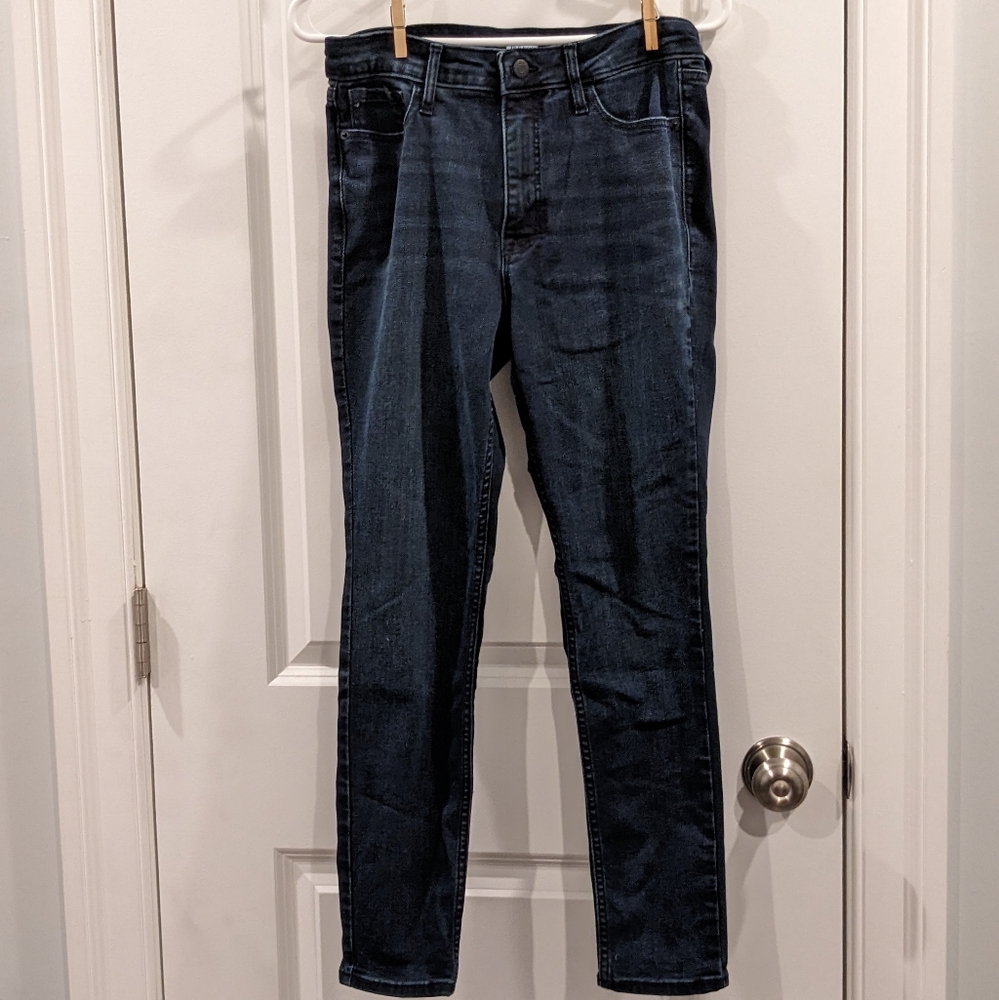 Old Navy High-Waisted Rockstar Super Skinny High-Rise Jeans (Dark Wash, size 8S)